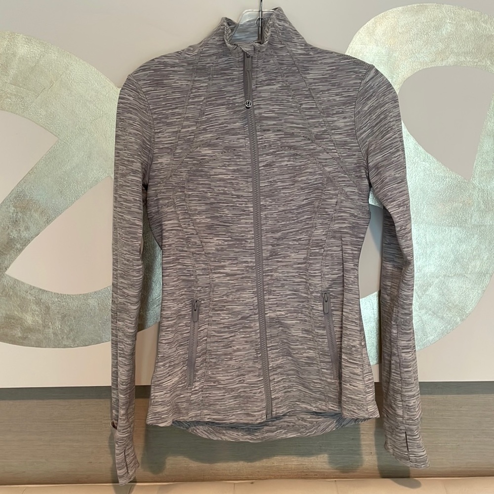 Lululemon Define jacket in light gray, size 6, great condition